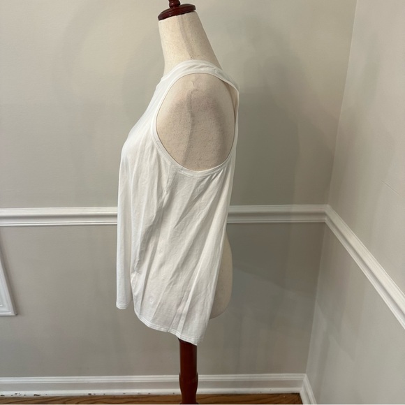 Lululemon all tied up tank white- Size 2 - Picture 3 of 5
